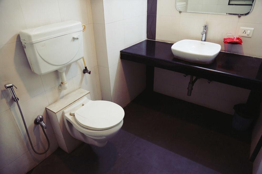 Oyo Rooms Yerwada Chowk Pune Eksteriør billede